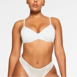 SKIMS body push up bra 34DD